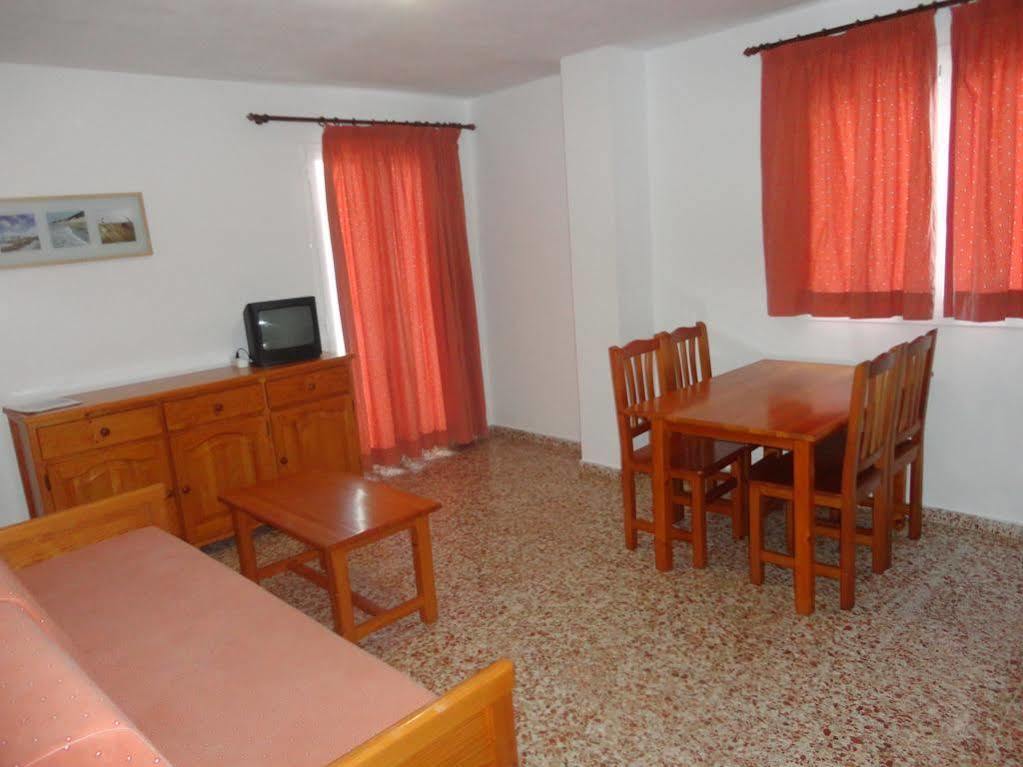 Apartamentos Cala Llonga Cala Llonga  Eksteriør bilde